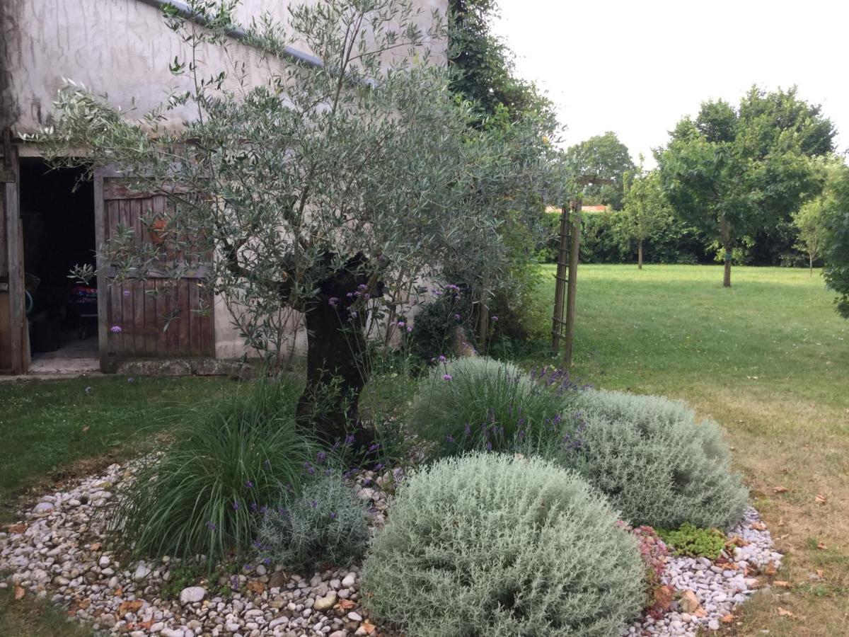 Chambres Et Roulotte De La Gentilhommiere Chazey-sur-Ain Zewnętrze zdjęcie